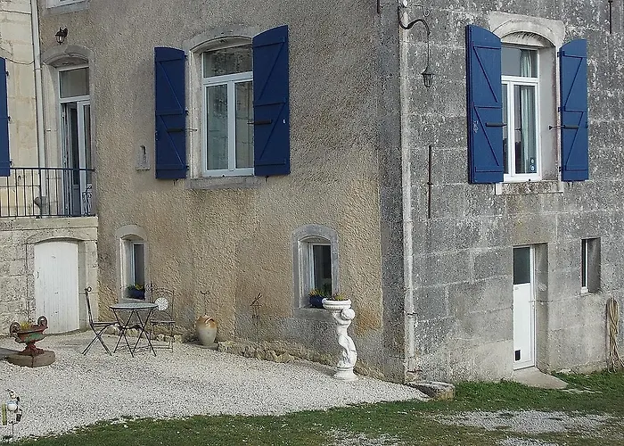 Holiday home Les De Morville *