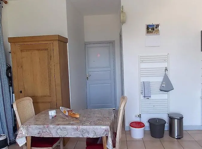 펜션 Les De Morville